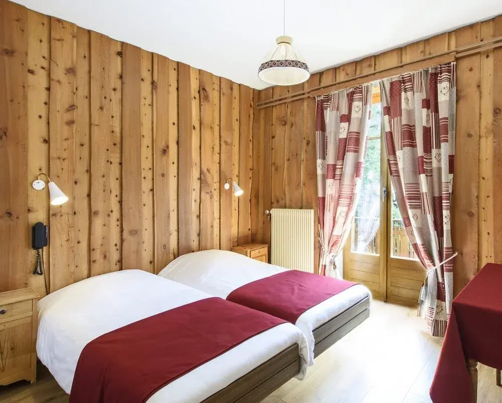 Espace Premium — trois chambres réunies autour d'un même vestibule, Grand Hôtel & Kurhaus Arolla